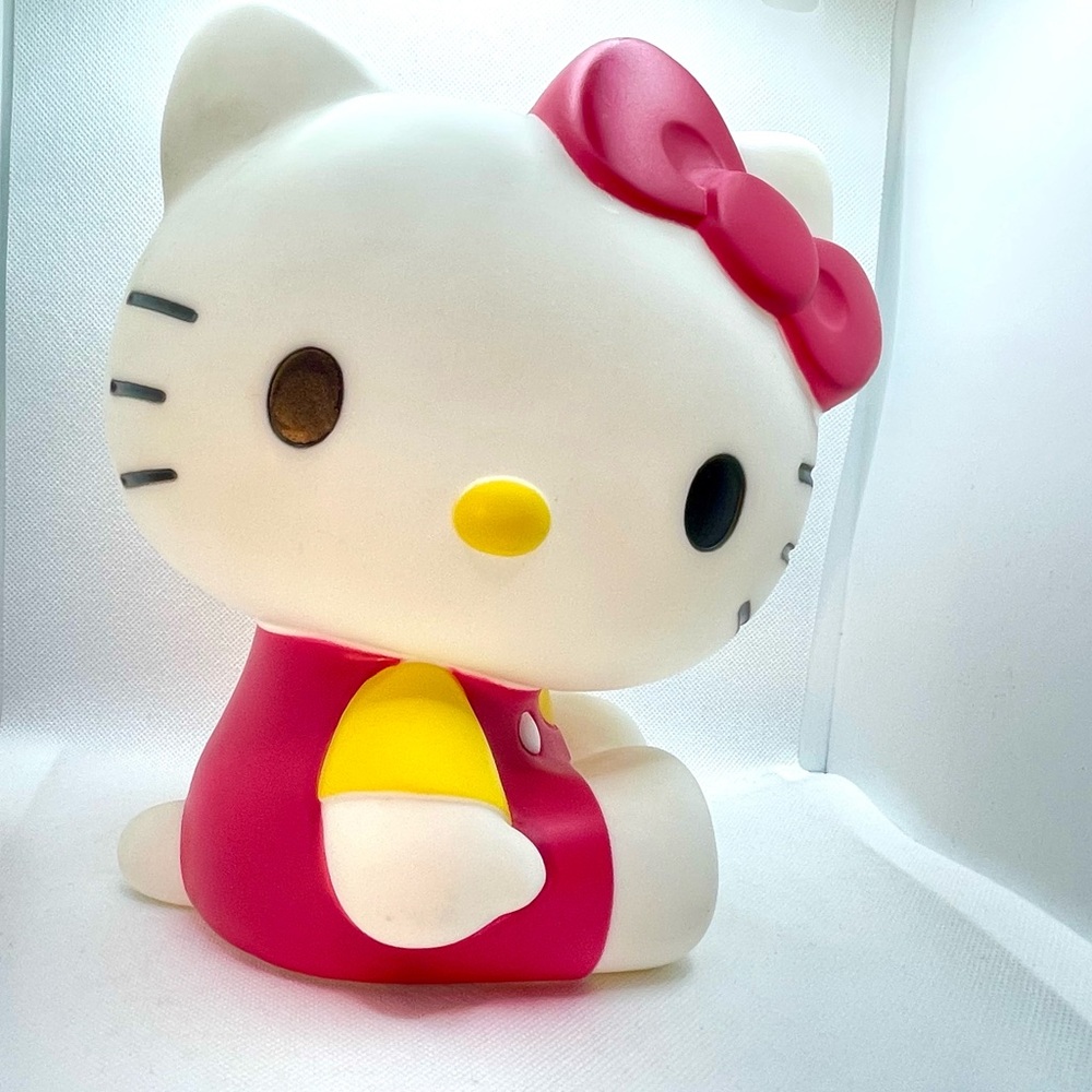 Hello Kitty Piggy Bank - Picture 2 of 10